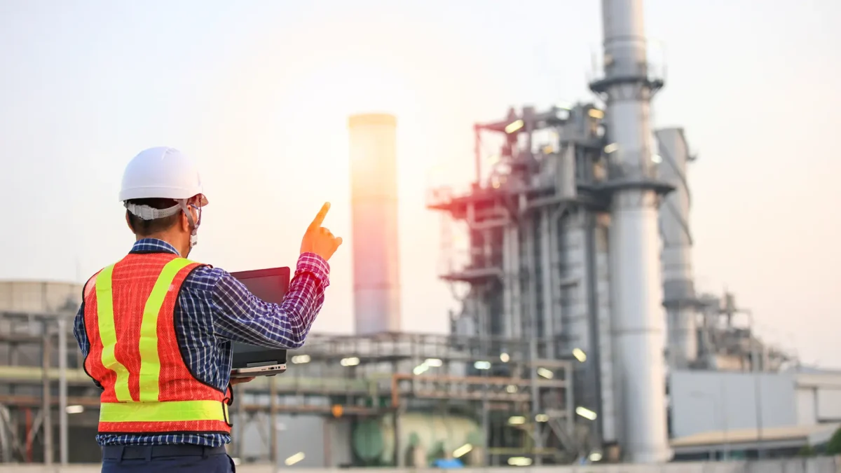 Senior engineer audit job at site line