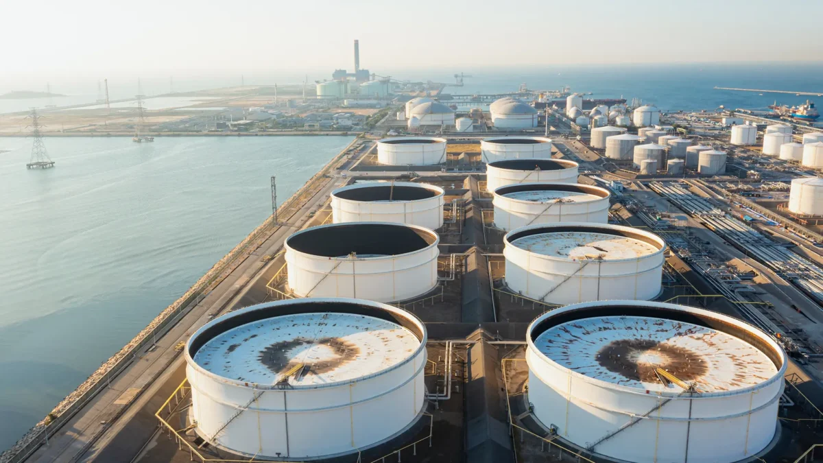 Oil terminal storage tank